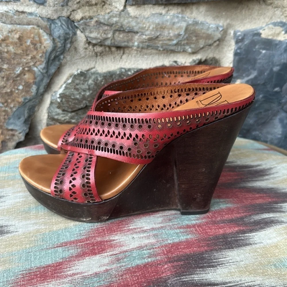Diane Von Furstenberg Brown Laser Cut Wedge Heels Platform Boho 7